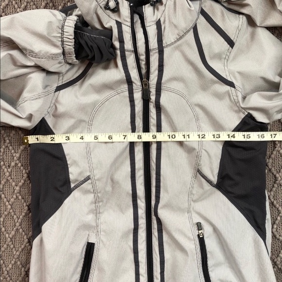 RARE Lululemon Downtime Hooded Jacket - Picture 3 of 8